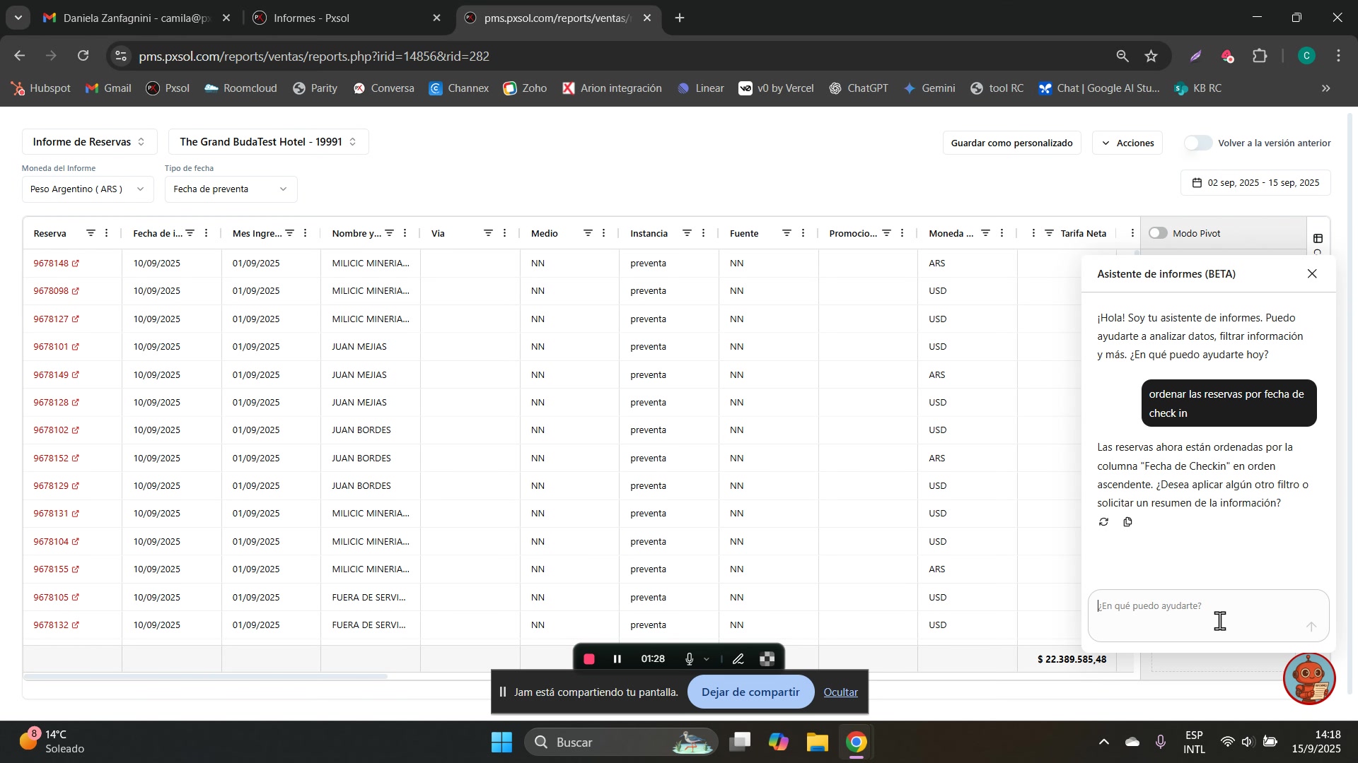 Escribiendo el comando 'colocar la columna de check in en segundo lugar' en el chat del asistente.
