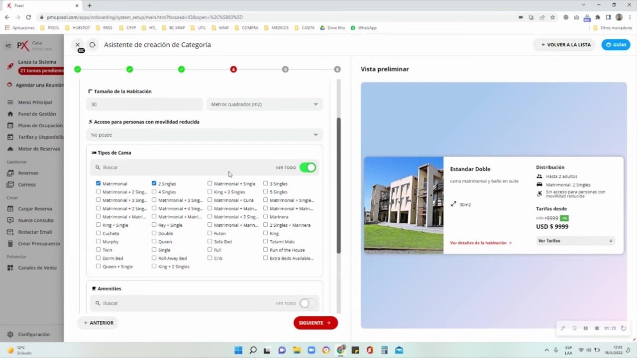 Formulario de características donde se configuran el tamaño, tipos de cama y servicios de la habitación