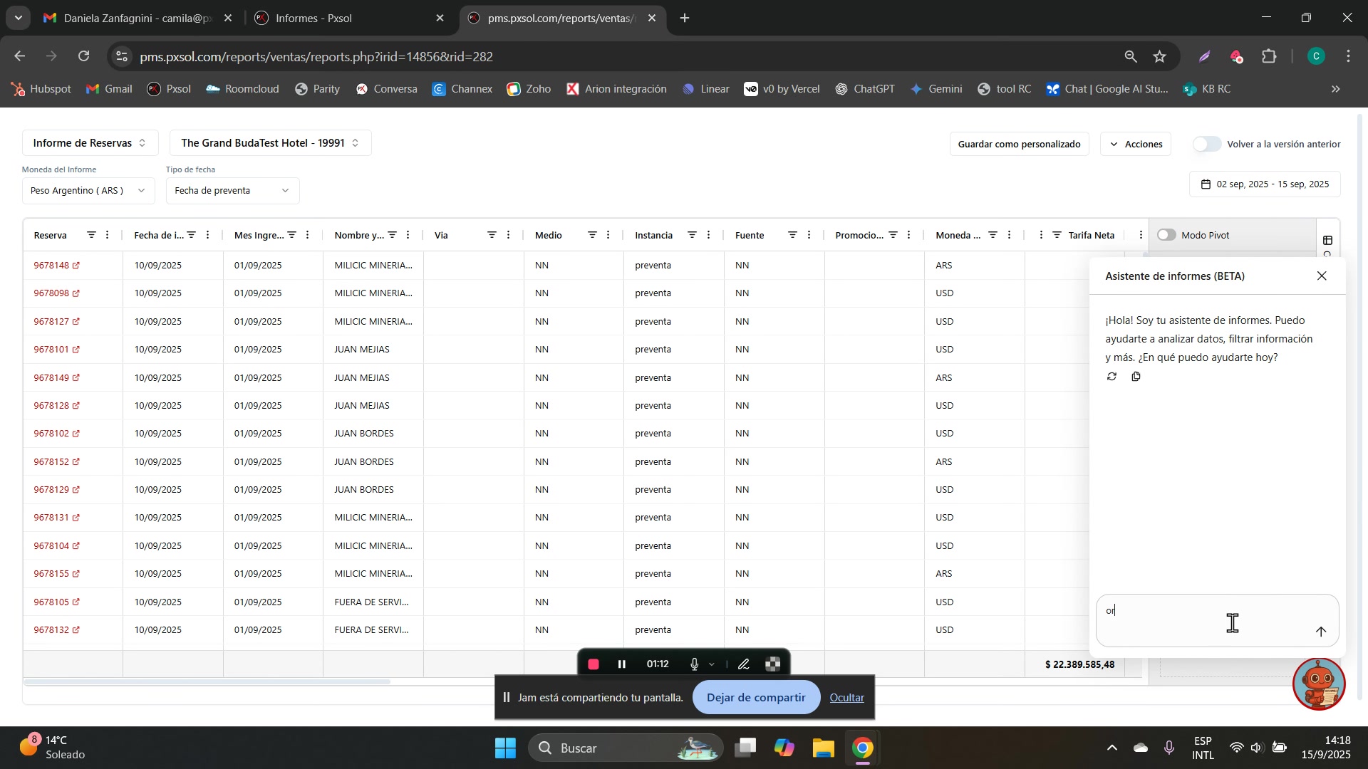 Escribiendo el comando 'ordenar las reservas por fecha de check in' en el chat del asistente.